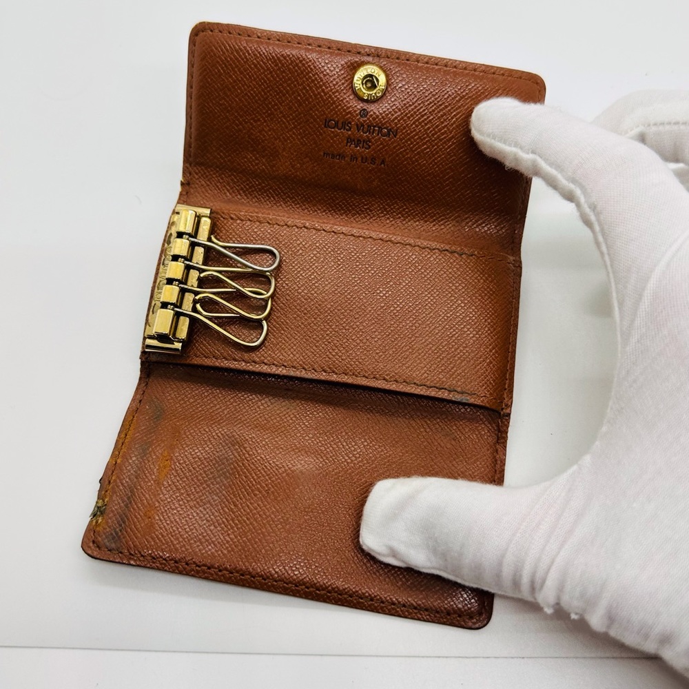 Authentic Louis Vuitton 4 Key holder - Picture 6 of 7